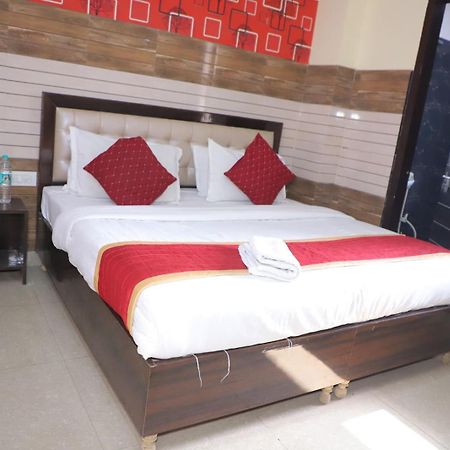 נוידה Hotel Aditya Residency Near Sector 63 Metro Station מראה חיצוני תמונה
