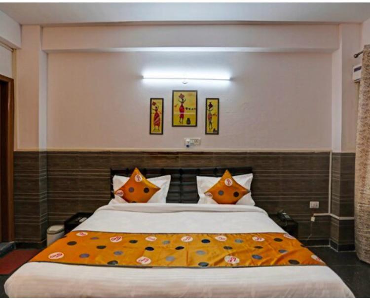 נוידה Hotel Aditya Residency Near Sector 63 Metro Station מראה חיצוני תמונה
